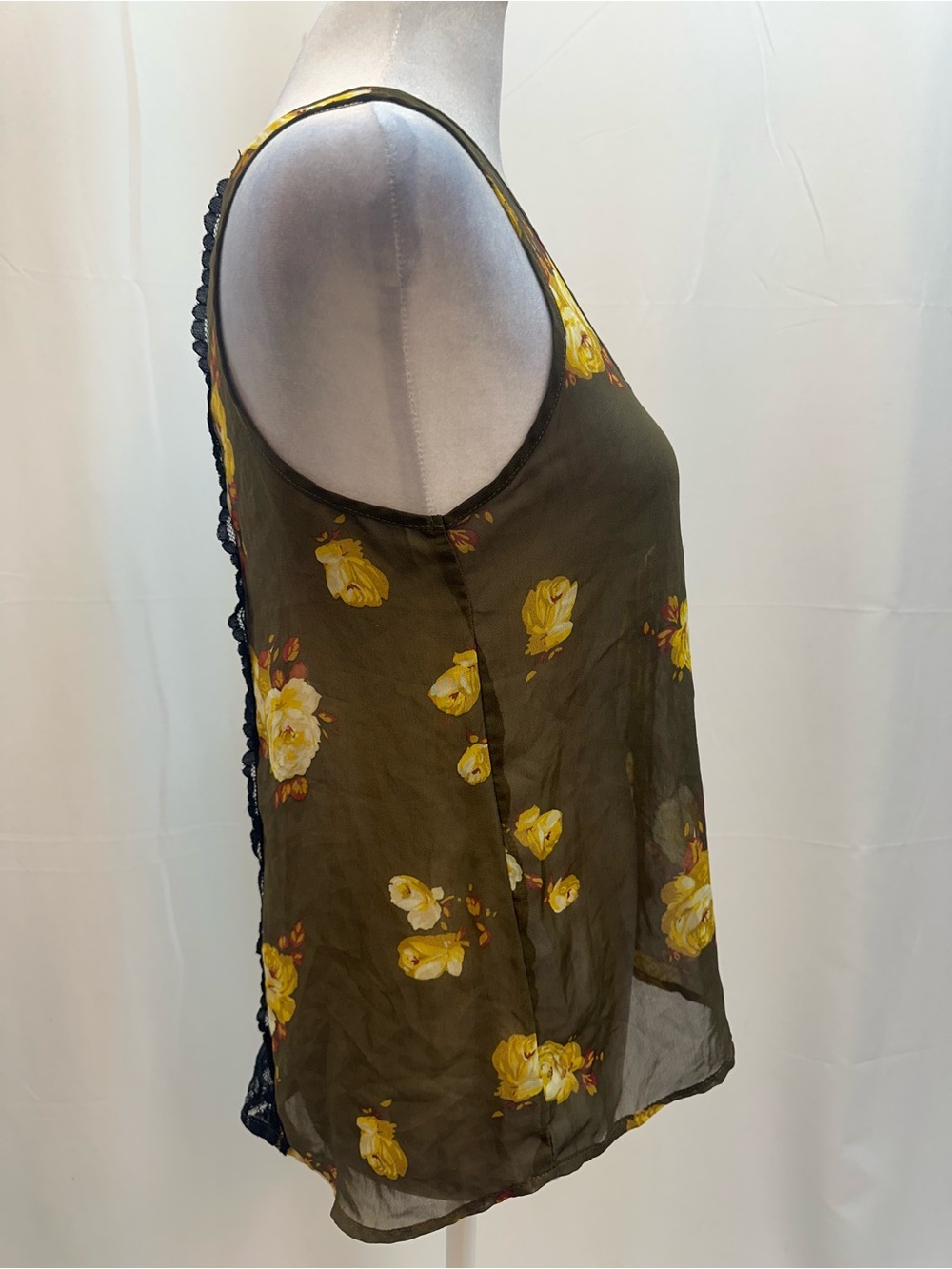 Dream Out loud Olive Green Sheer Floral Scoop-Neck Tank Top M - Picture 2 of 3